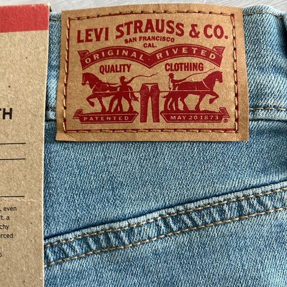 Levi’s Mid-Length Shorts Hypersoft Light Washed NWT SZ 14 32 W - Picture 9 of 13